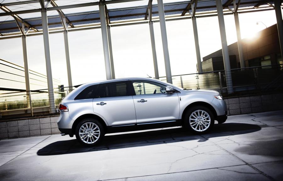 Lincoln MKX 2011 года  (фото 71 из 105)